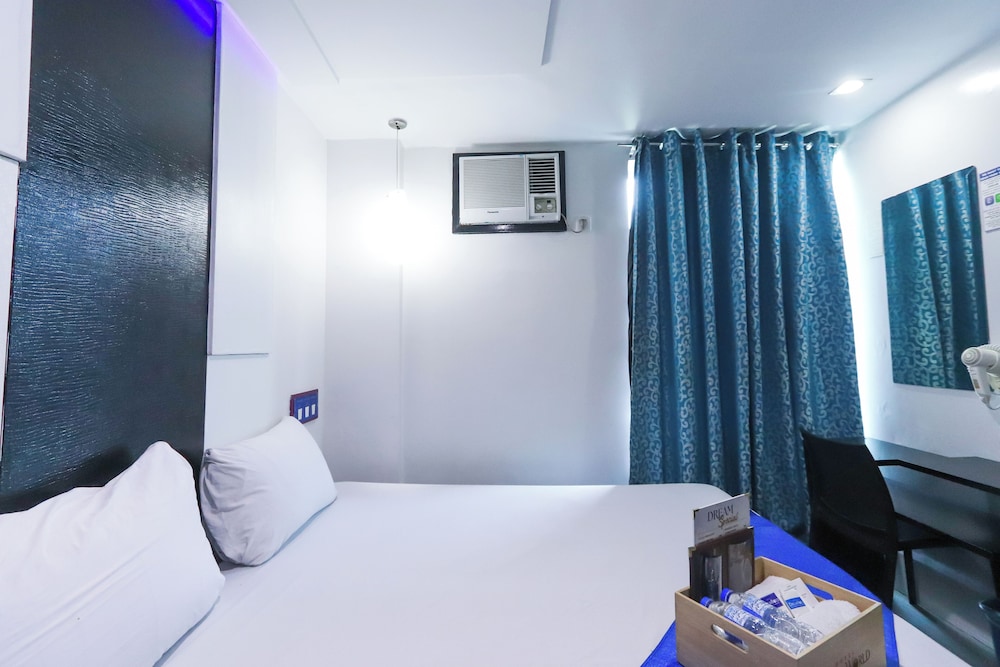 Icon Hotel North Edsa 23/65