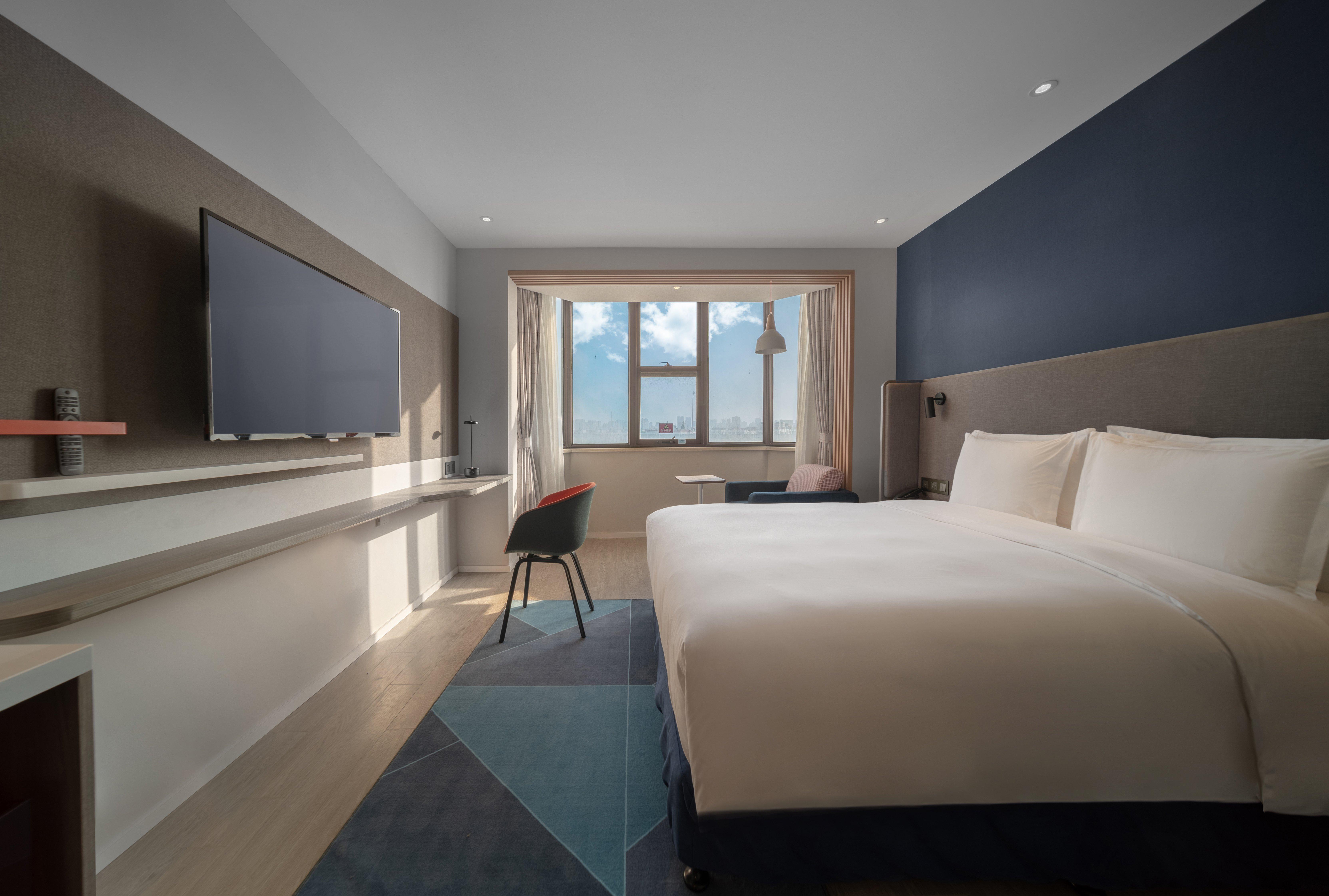 Room, King Bed