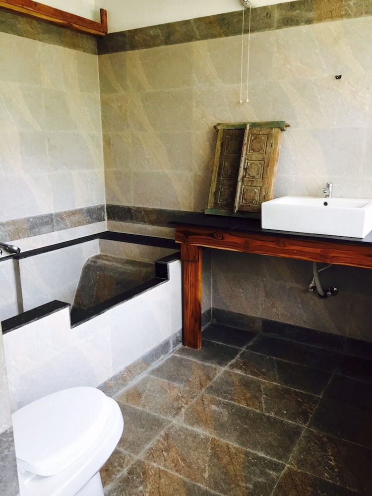 36 Palms Boutique Retreat 50/50