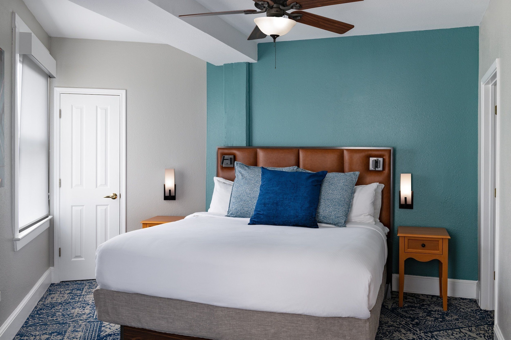2 BEDROOMS, CONDO, STANDARD