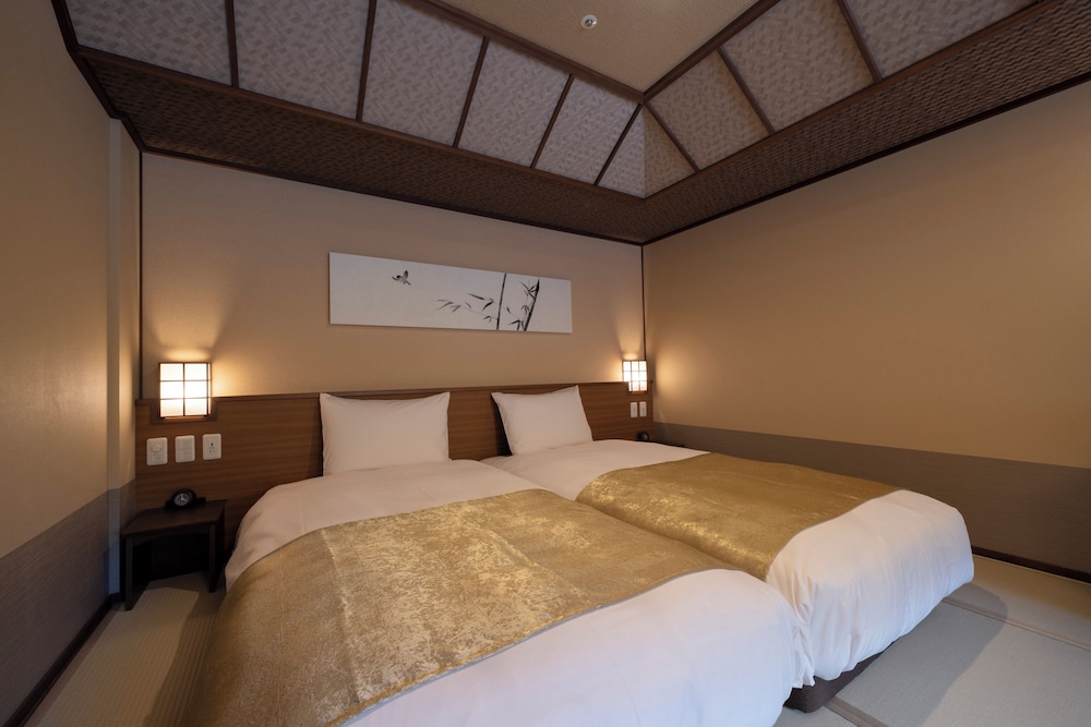 Hollywood, Twin Beds, Road Side, Hot Spring Bath