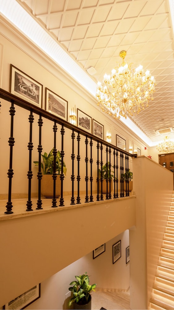 Saltstayz Autograph Connaught Place 7/58