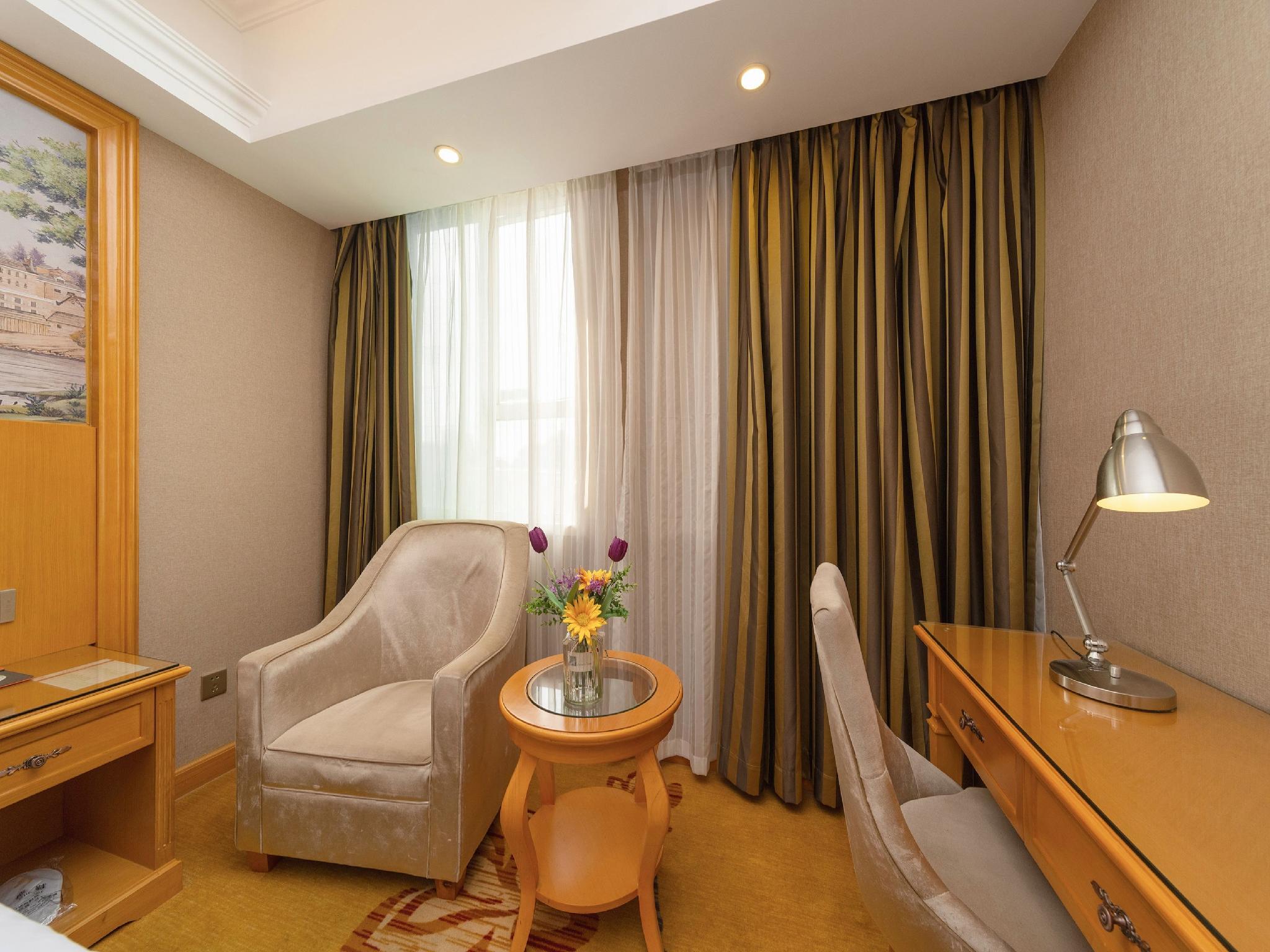 Vienna 3 Best Hotel (Guangzhou Xintang Shacun Metro Station) 31/58