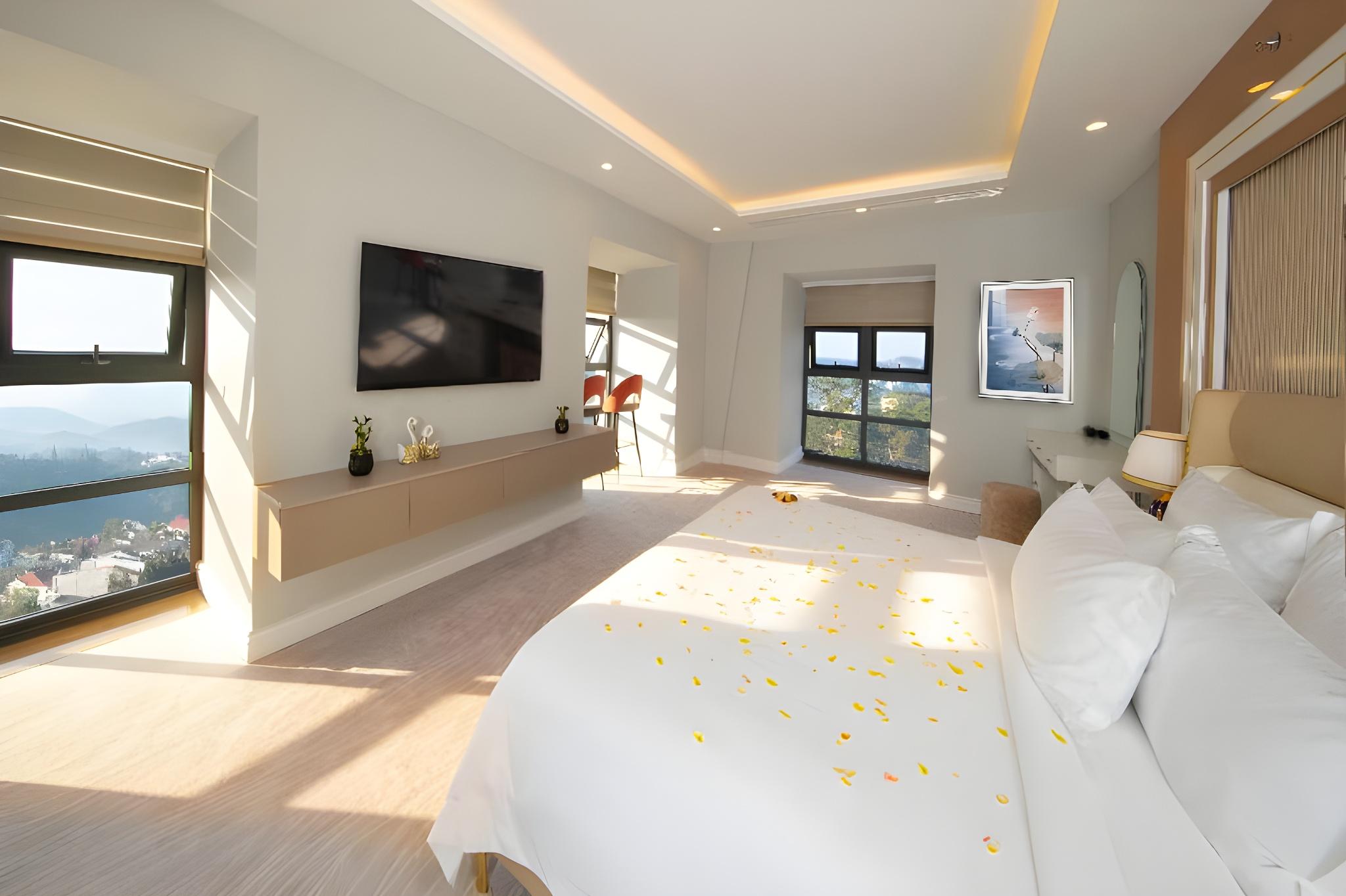 Grand, Luxury, Suite, King Bed