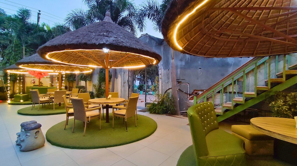 MGR Hotel Moradabad 46/50