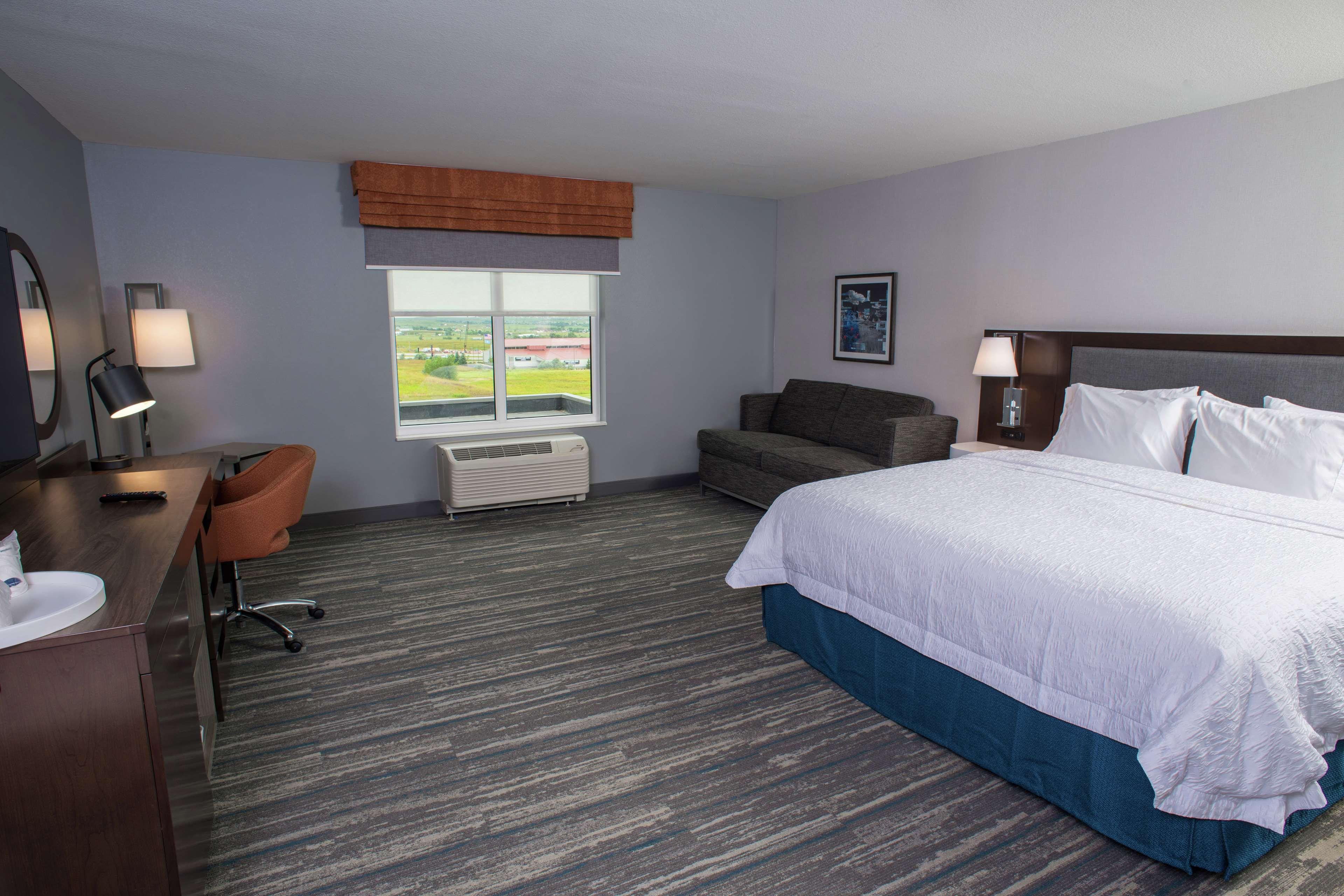 ROOM, KING BED, SOFA, ACCESSIBLE