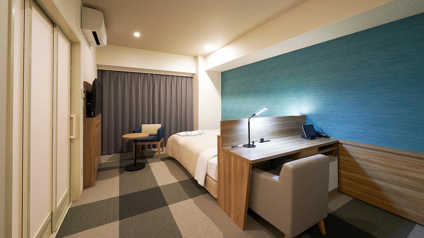 Universal, Double Bed