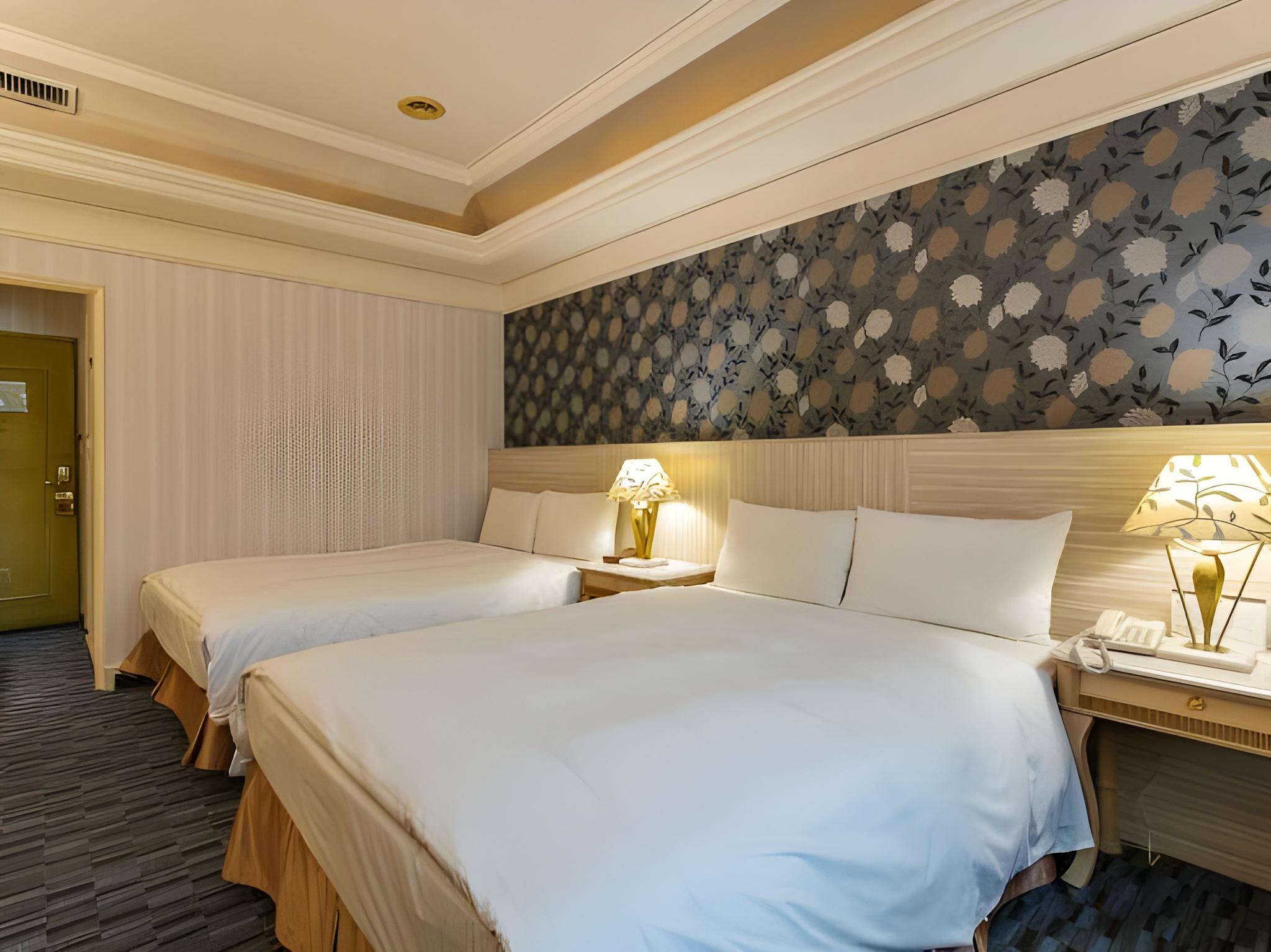 Classic, Quadruple, 2 Double Beds, No Window