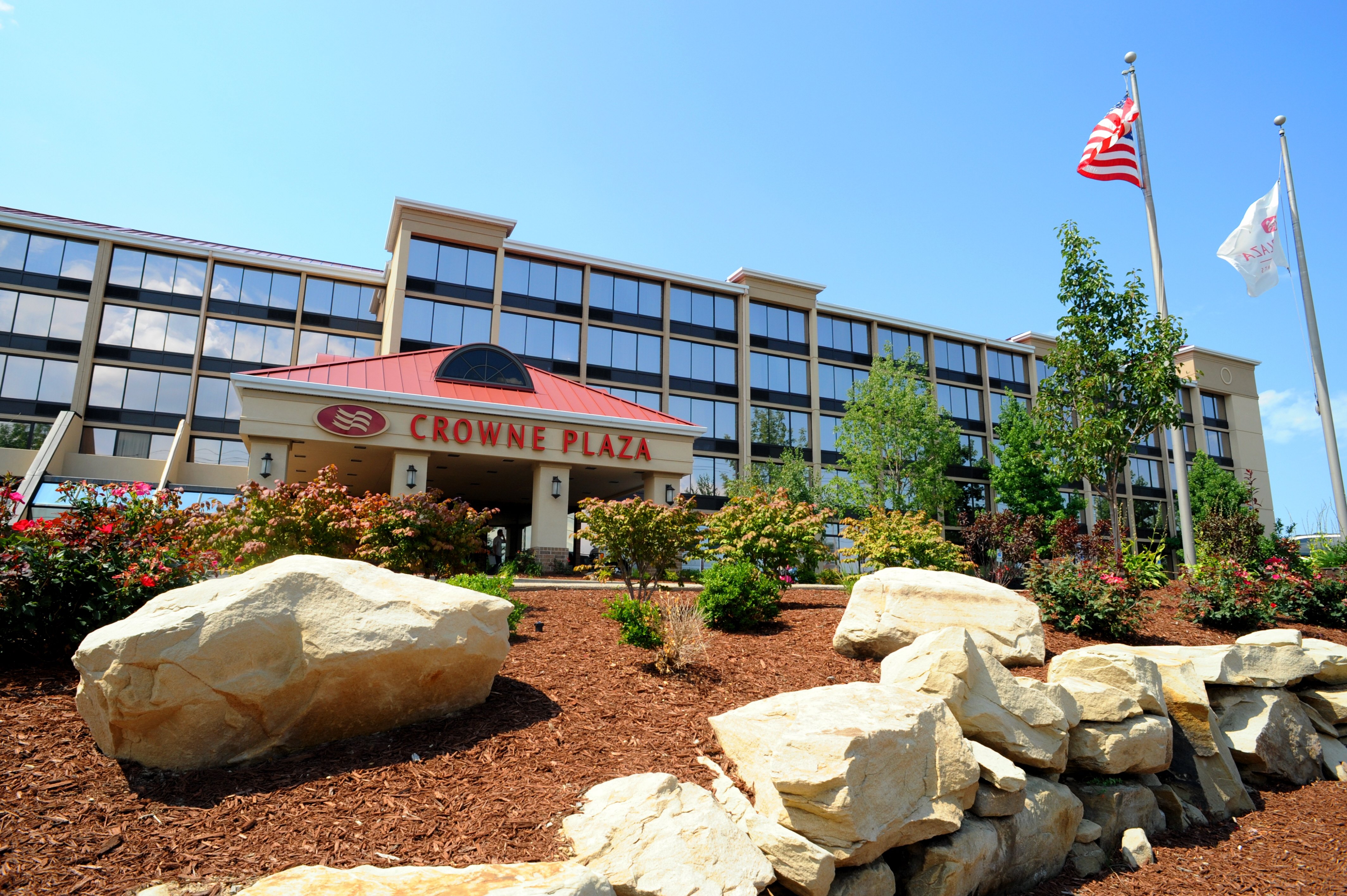 Crowne Plaza Cleveland Airport 5/60