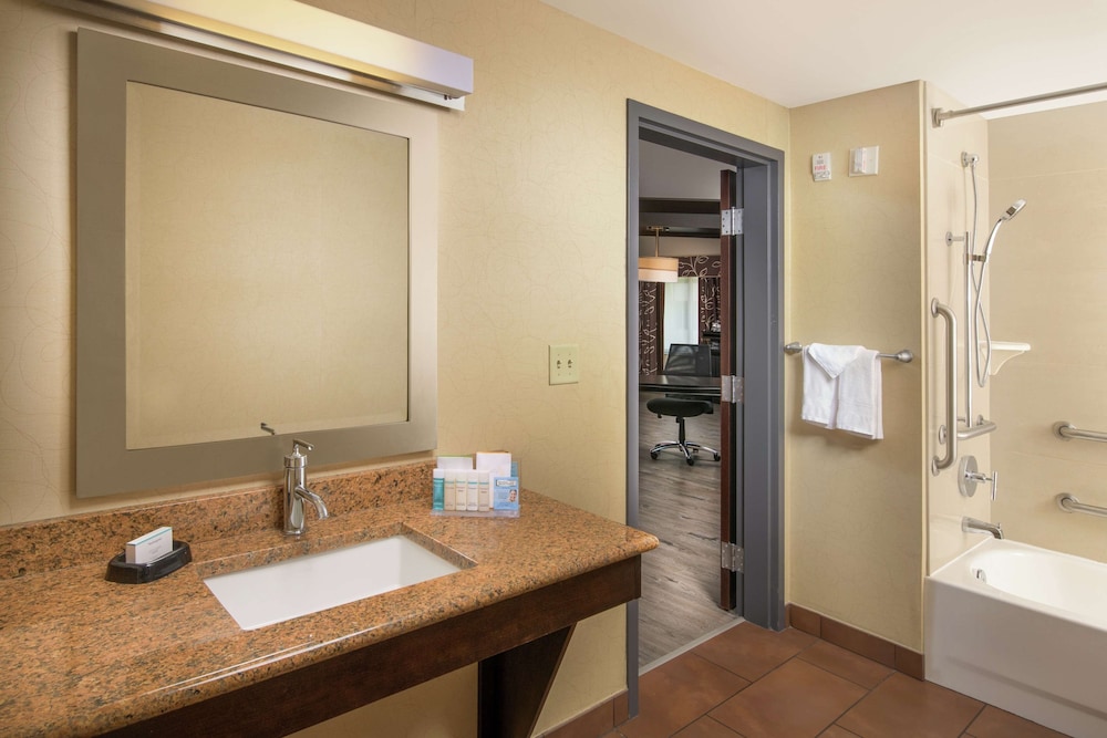 Hampton Inn & Suites Chattanooga Downtown 33/66