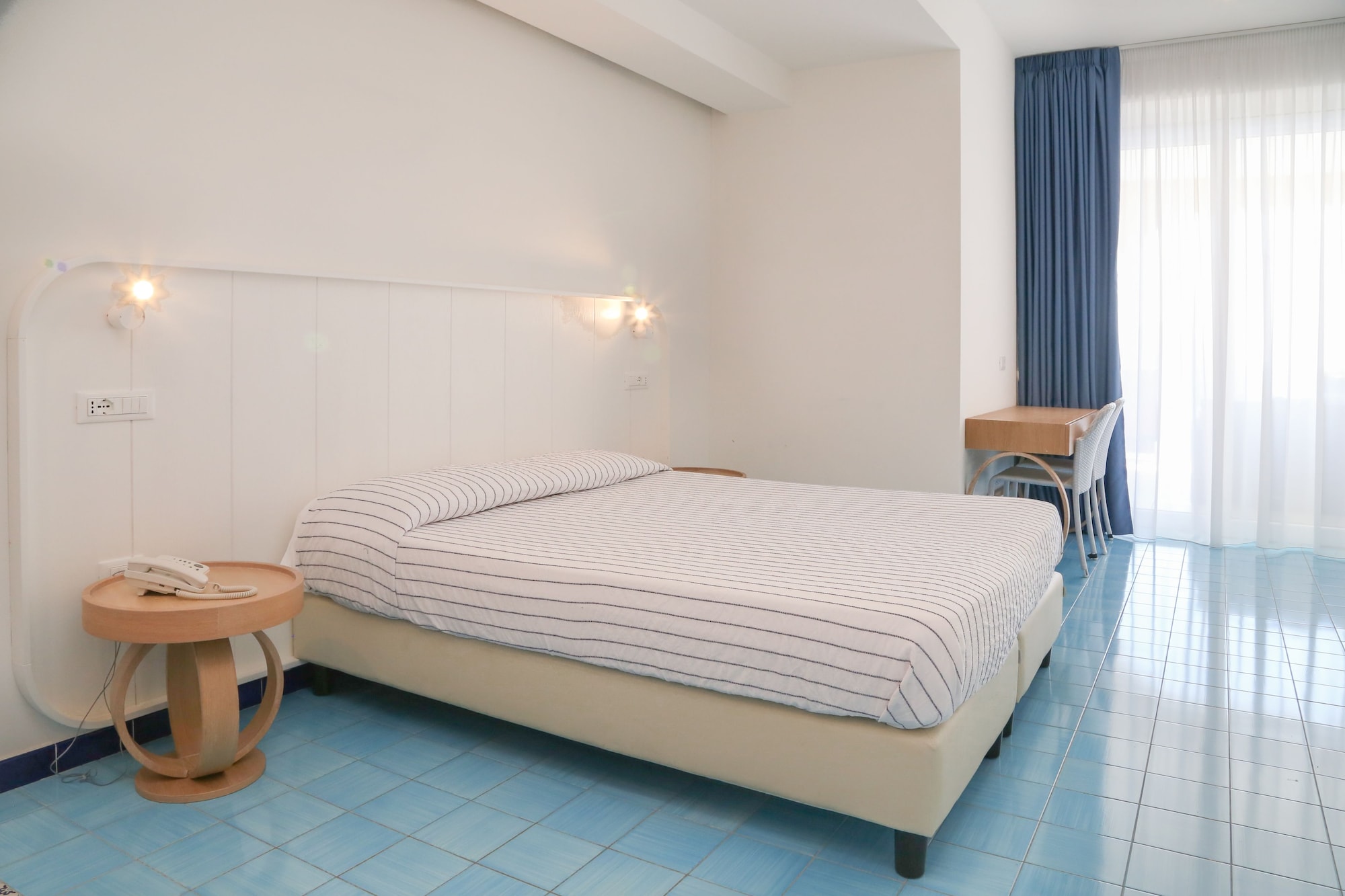 DELUXE, DOUBLE BED, SEA VIEW, TERRACE