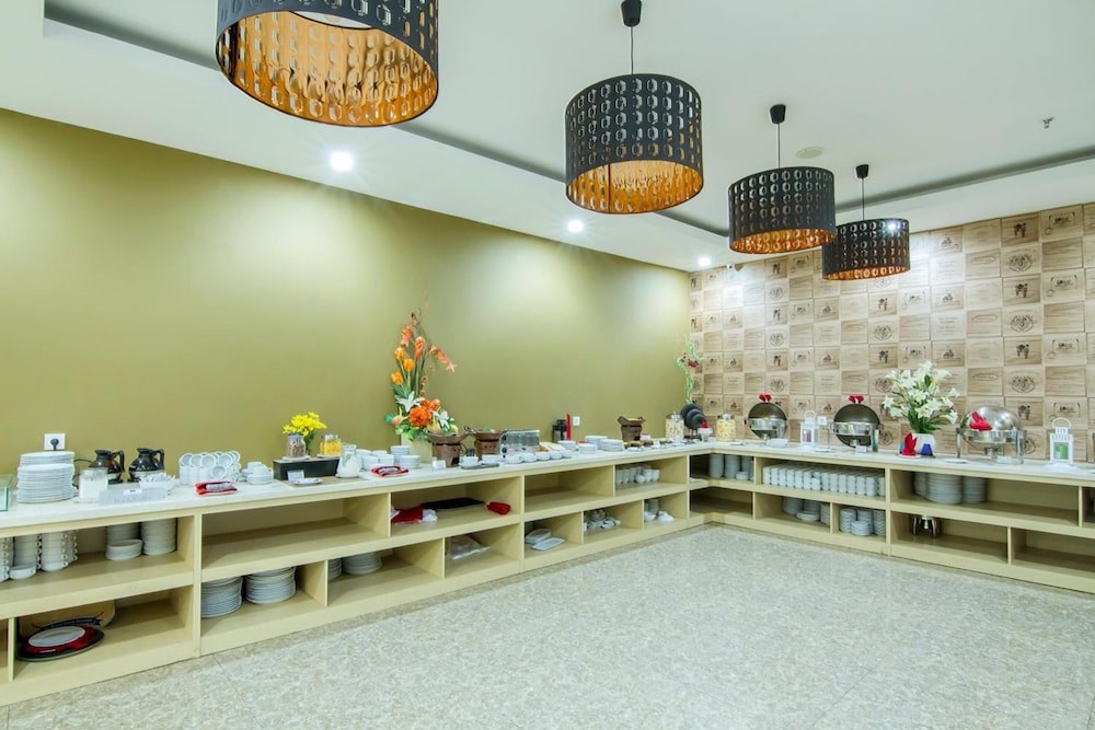 De Laxston Hotel By Azana 67/70