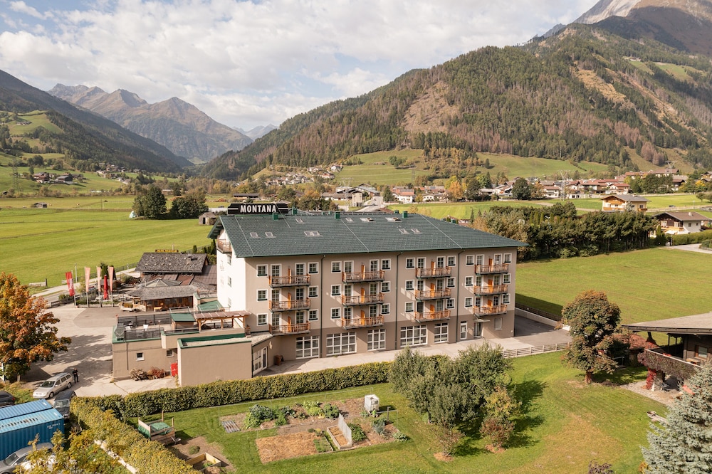 AlpenParks Hotel Matrei 2/43
