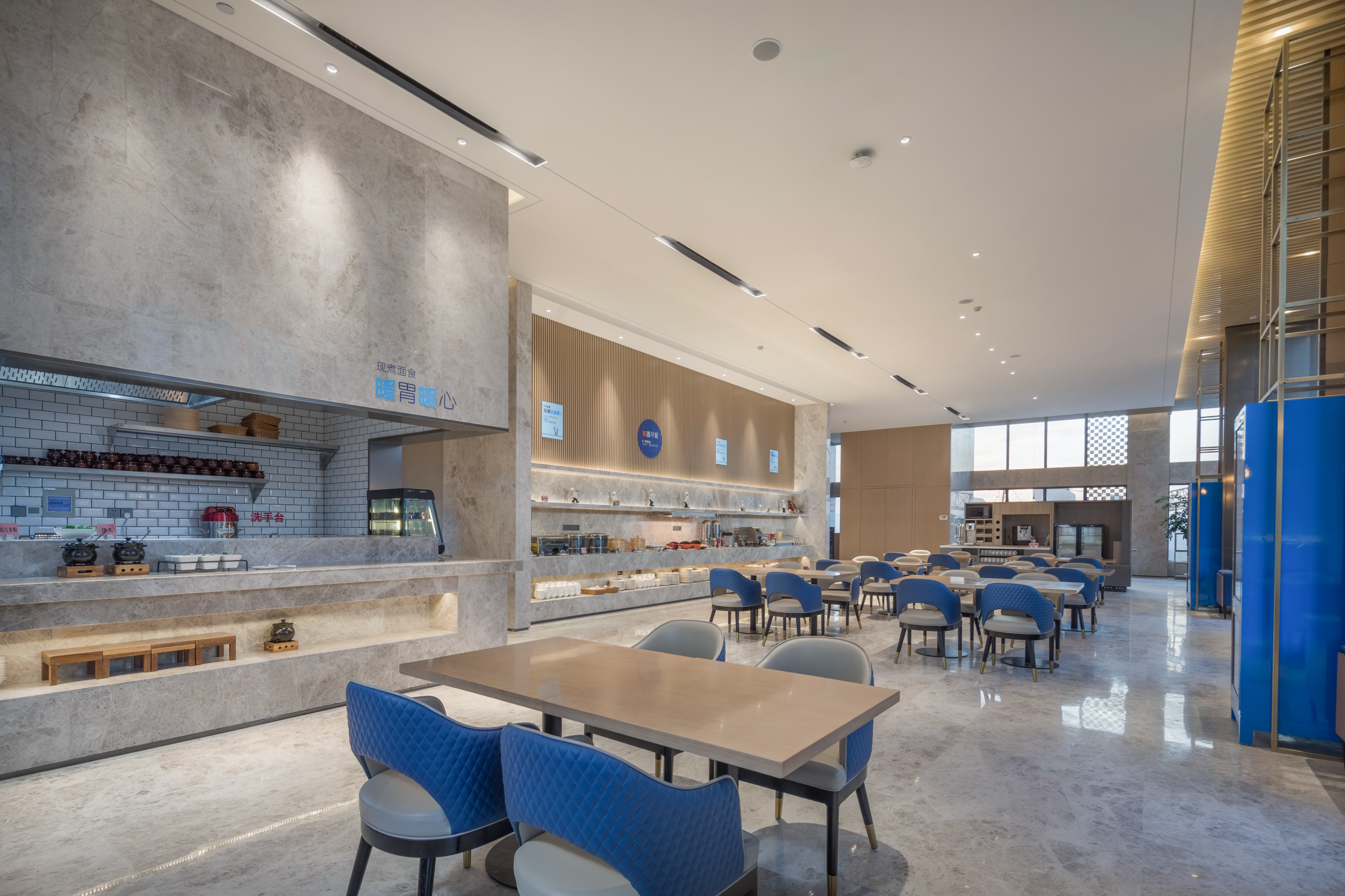Holiday Inn Express Nanchang West Station 25/27