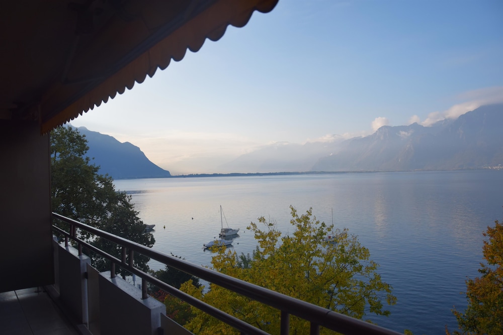 Royal Plaza Montreux Hotel 73/77
