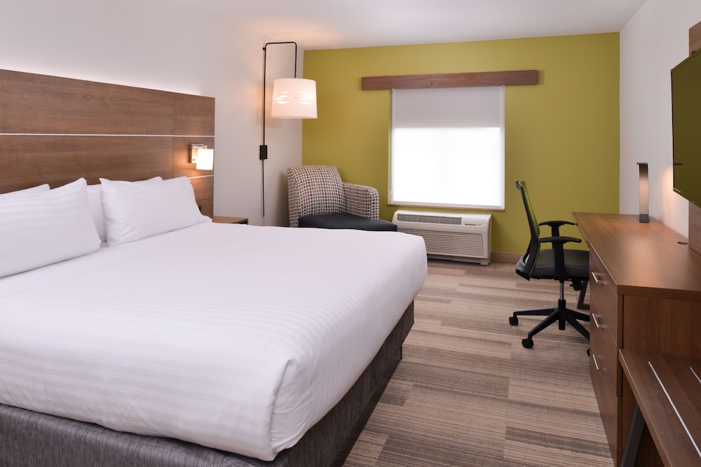 Holiday Inn Express Hotel And Suites Parkersburg Mineral Wells 18/42
