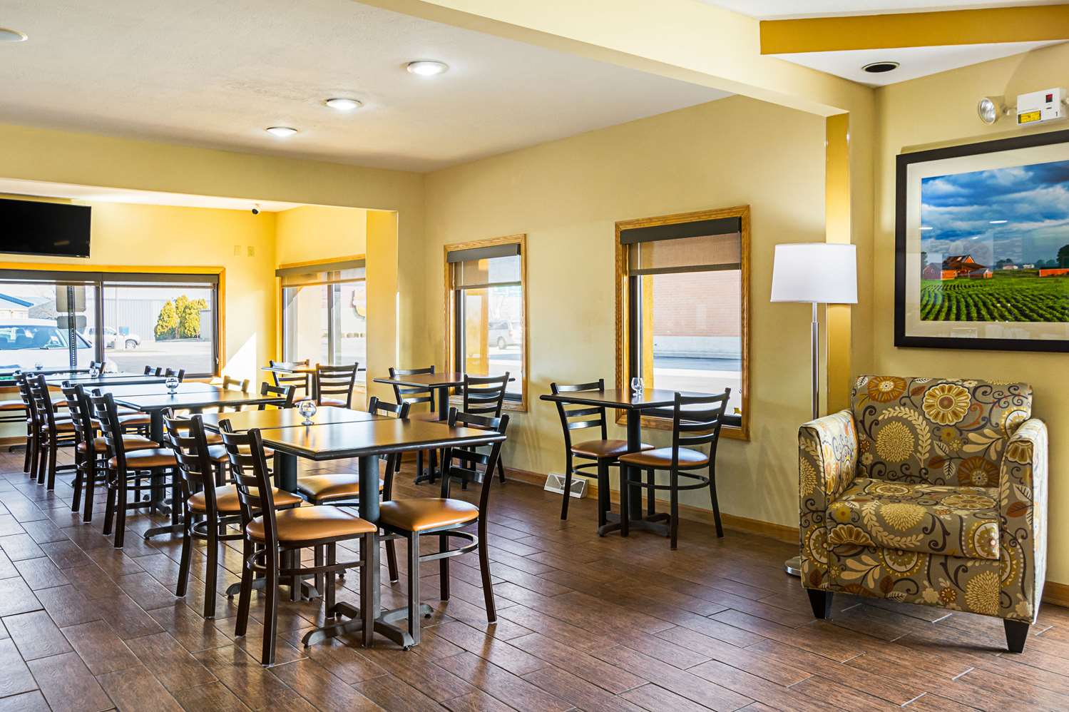 Quality Inn & Suites Greensburg I-74 13/19