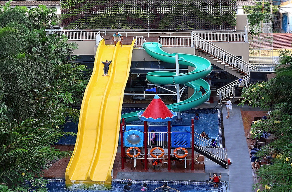 Eastparc Yogyakarta 48/50