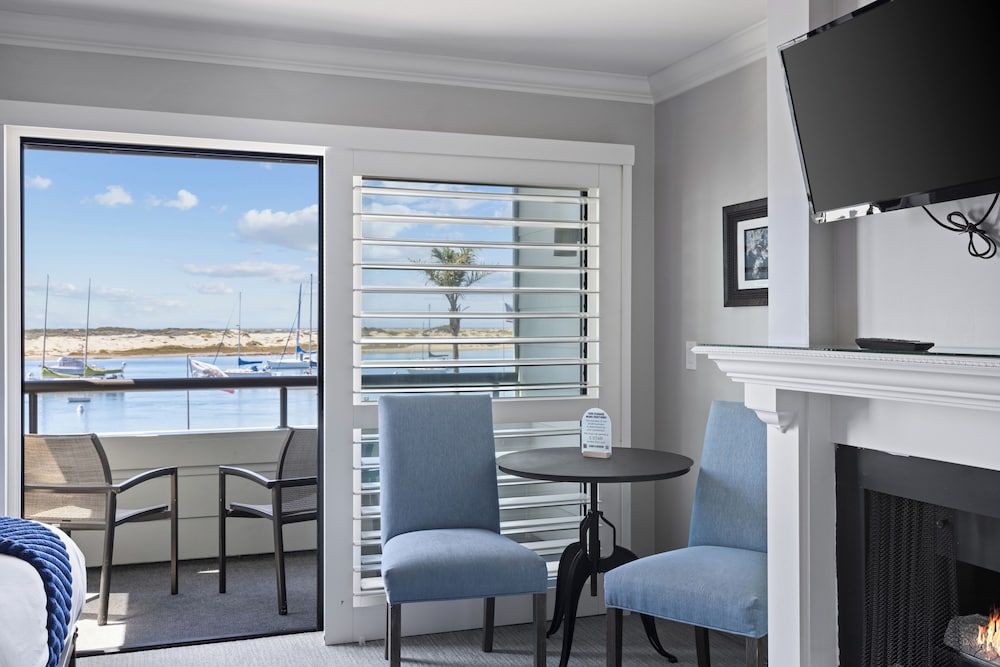 456 Embarcadero Inn Suites 59/77