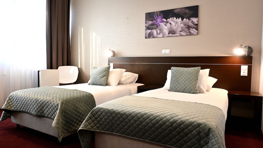 Mercure Piotrkow Trybunalski Vestil 8/50