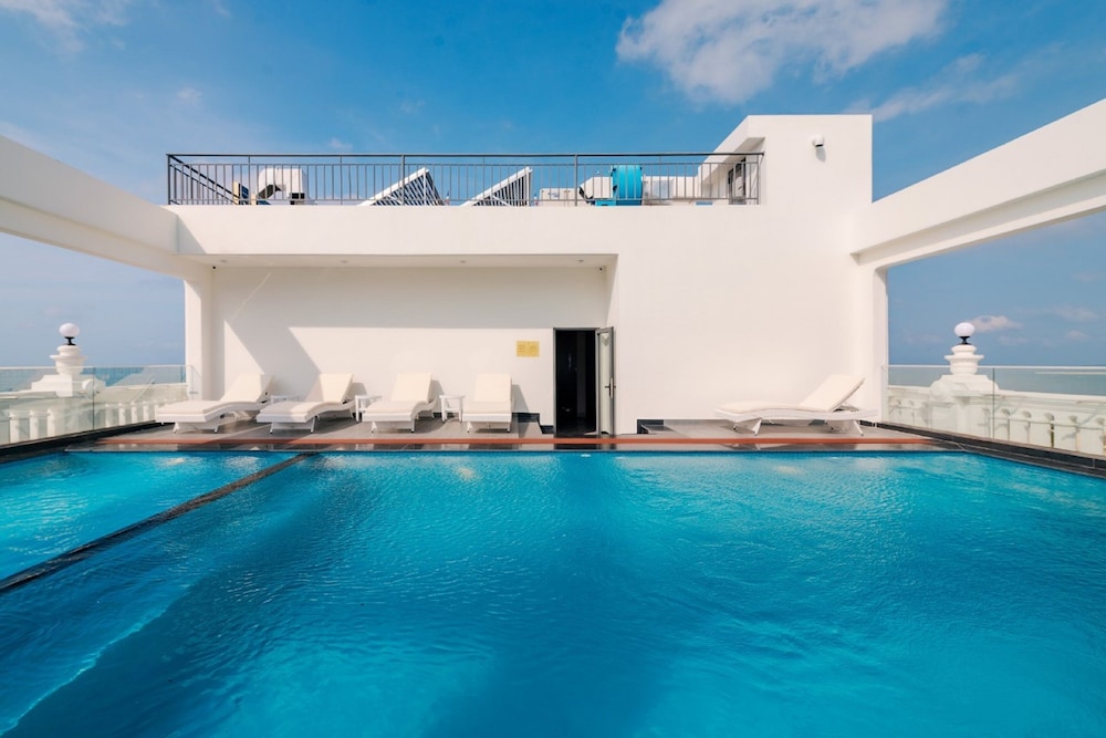 The Tahiti Beach Hotel Phu Quoc 15/21