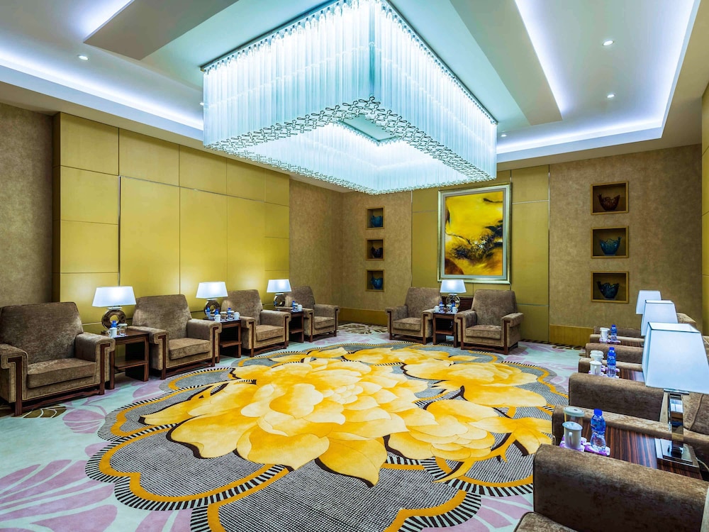 Grand Mercure Qingdao Qinglong 21/28