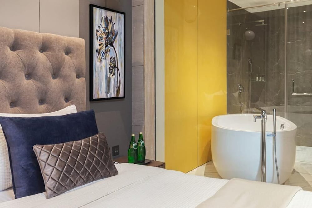 Wyndham Chandigarh Mohali 32/34