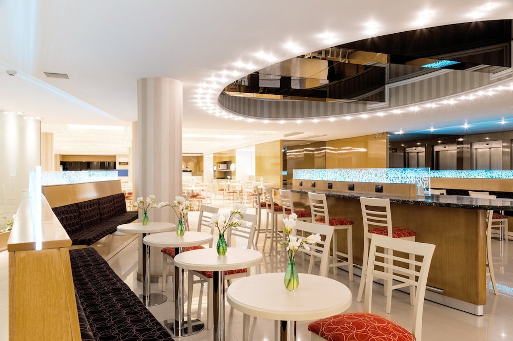 HOLIDAY INN EXPRESS ROSARIO 46/56
