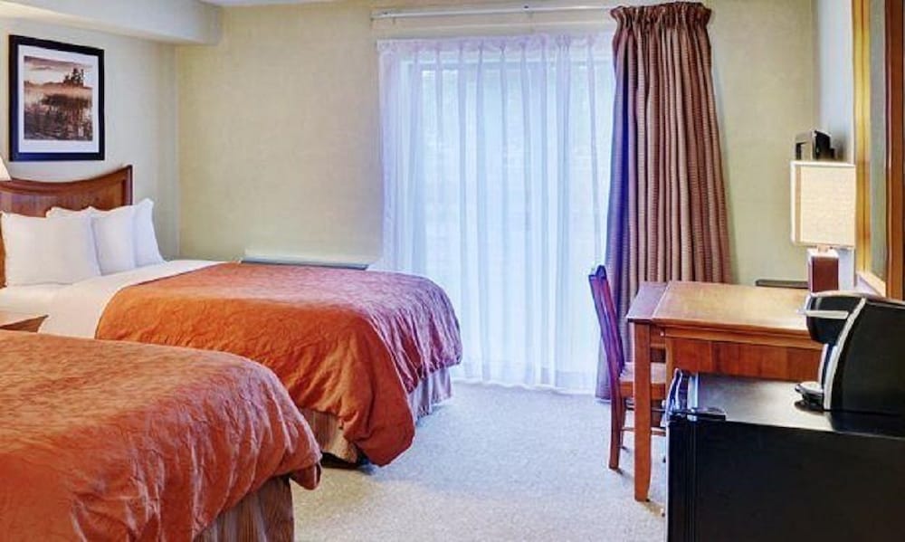 Lakeview Inn And Suites Thompson 8/28