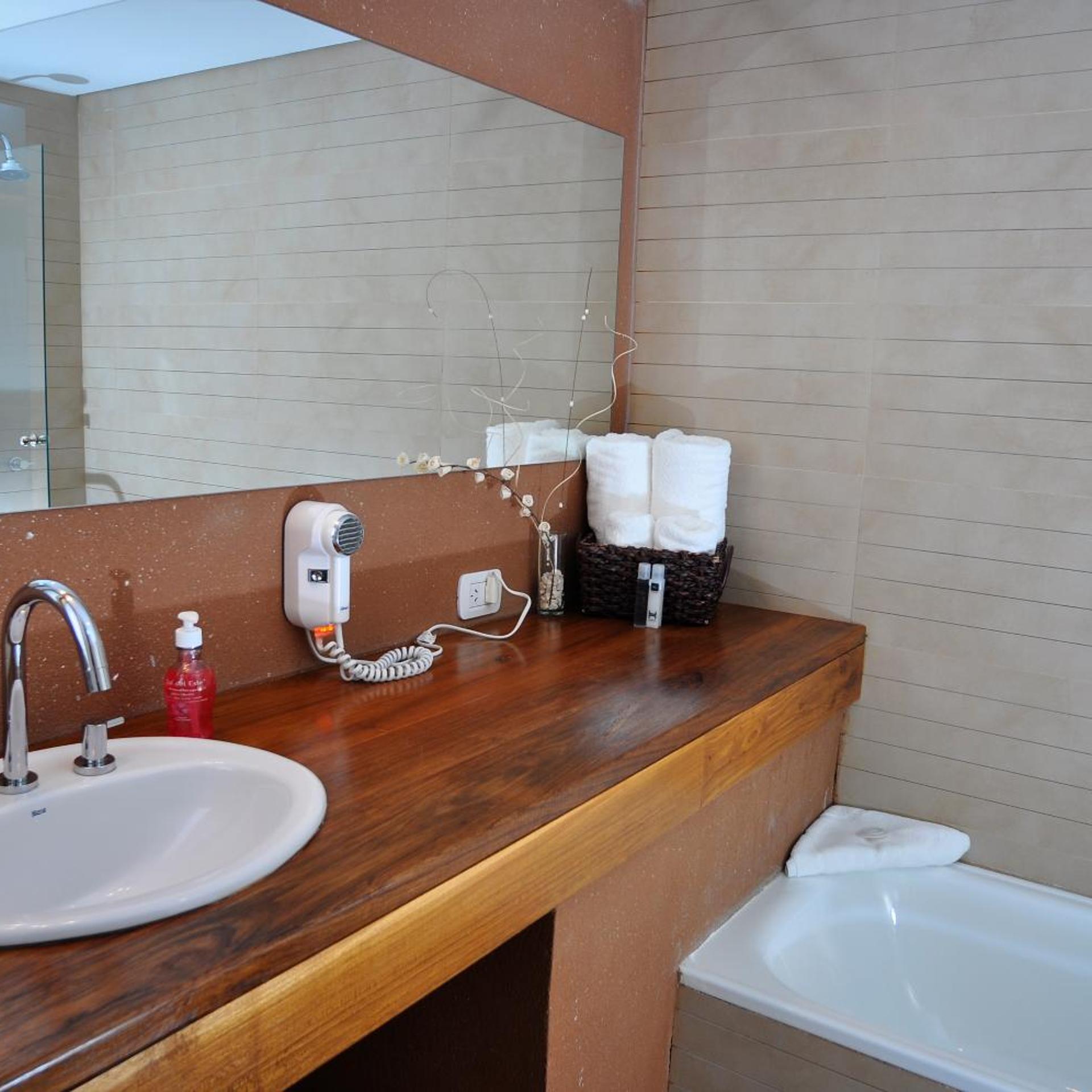 HERRADURA HOTEL SUITES 49/50