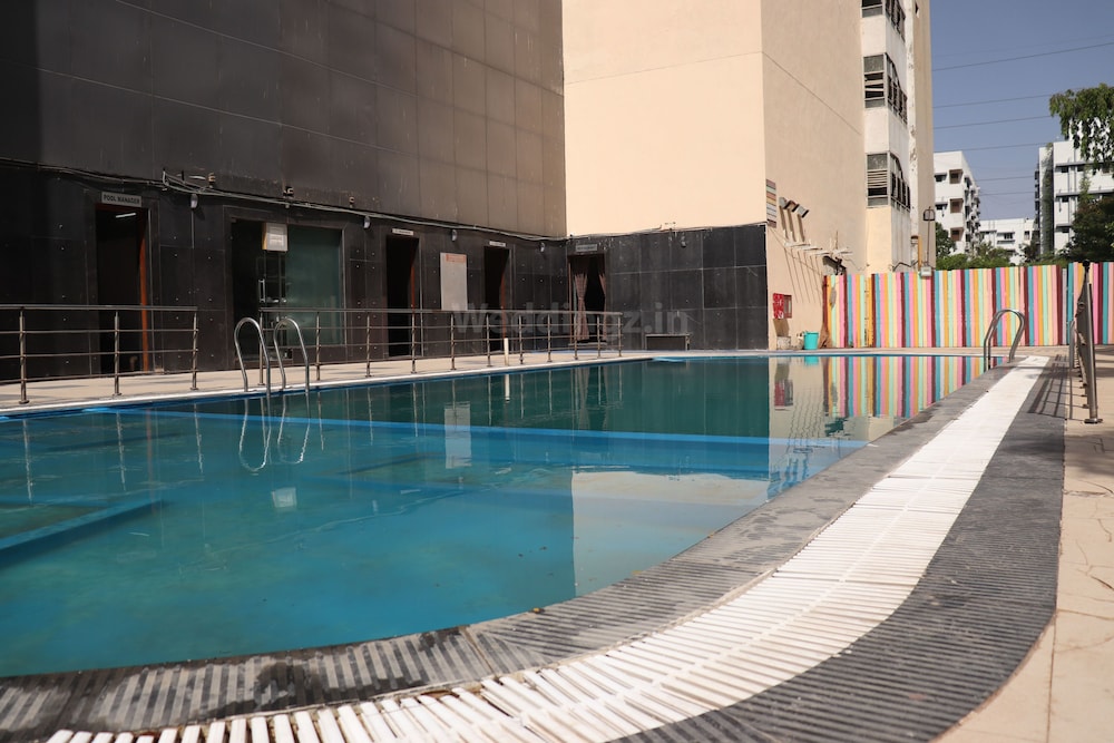 Cambay Grand 37/60