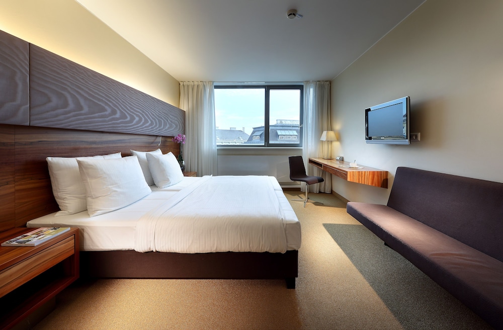 Eurostars Embassy 28/55