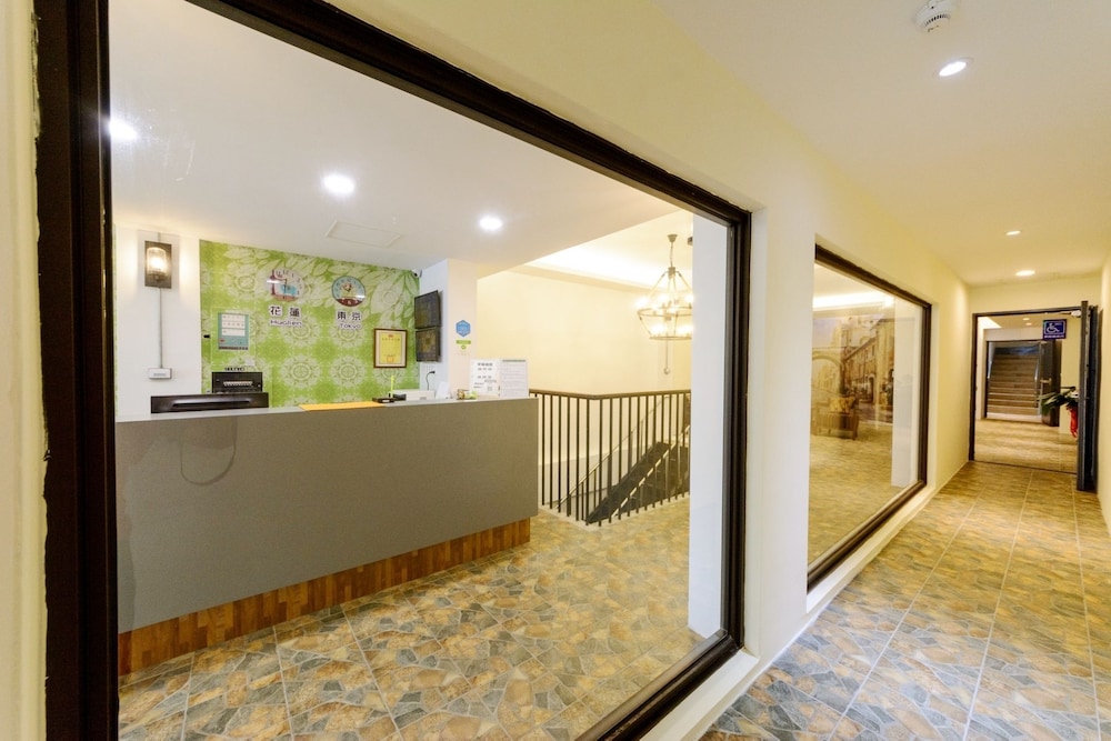 Jack House Hotel 4/36