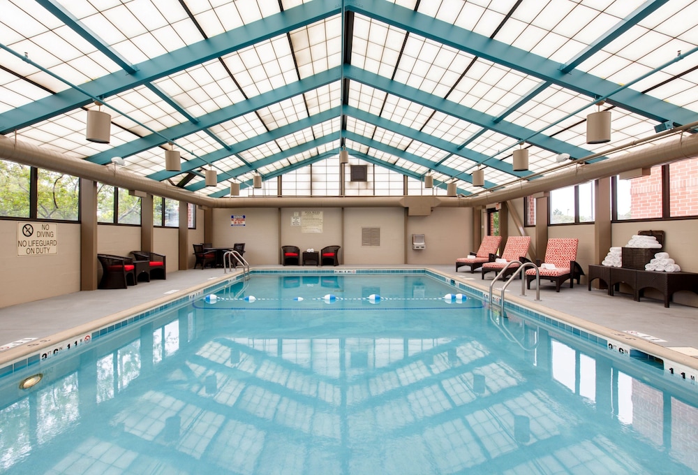 Hotel Indigo Vernon Hills 16/37