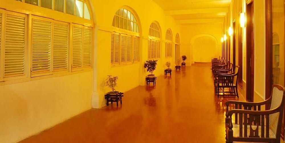 Chanakya Bnr Hotel 19/50