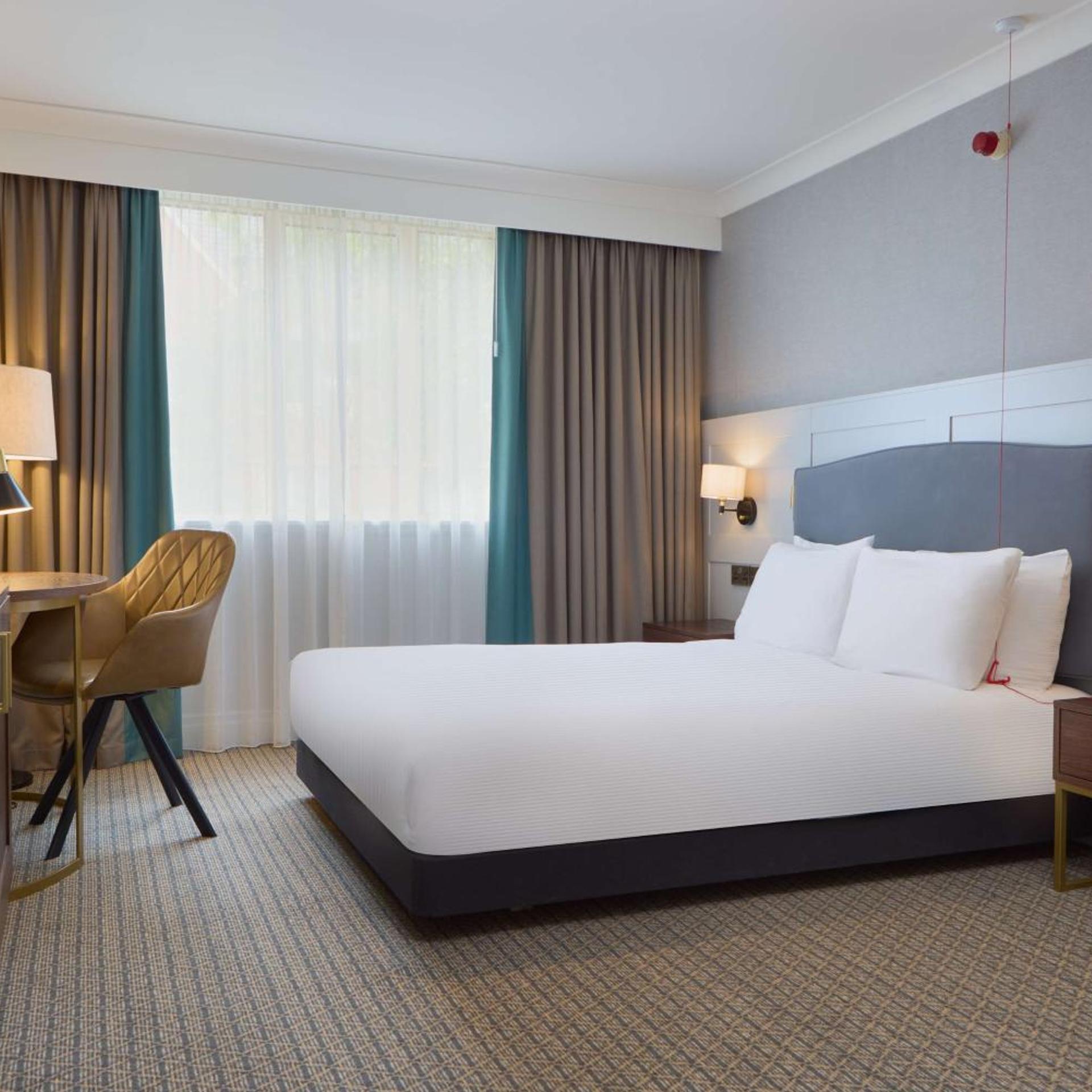 Room, King Bed, Queen Bed, Accessible