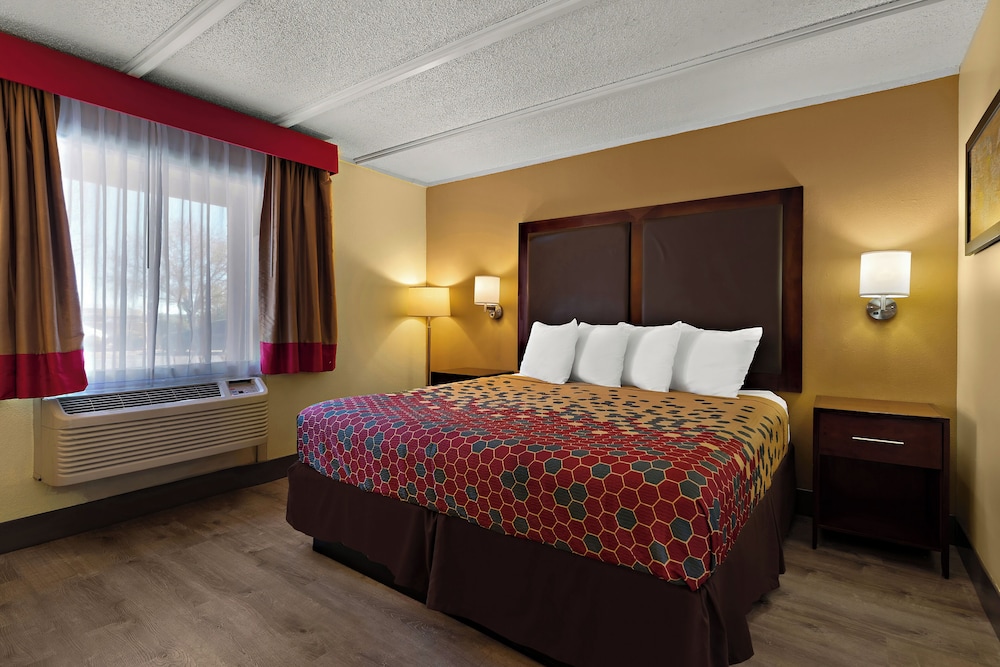 STANDARD, KING BED, ACCESSIBLE