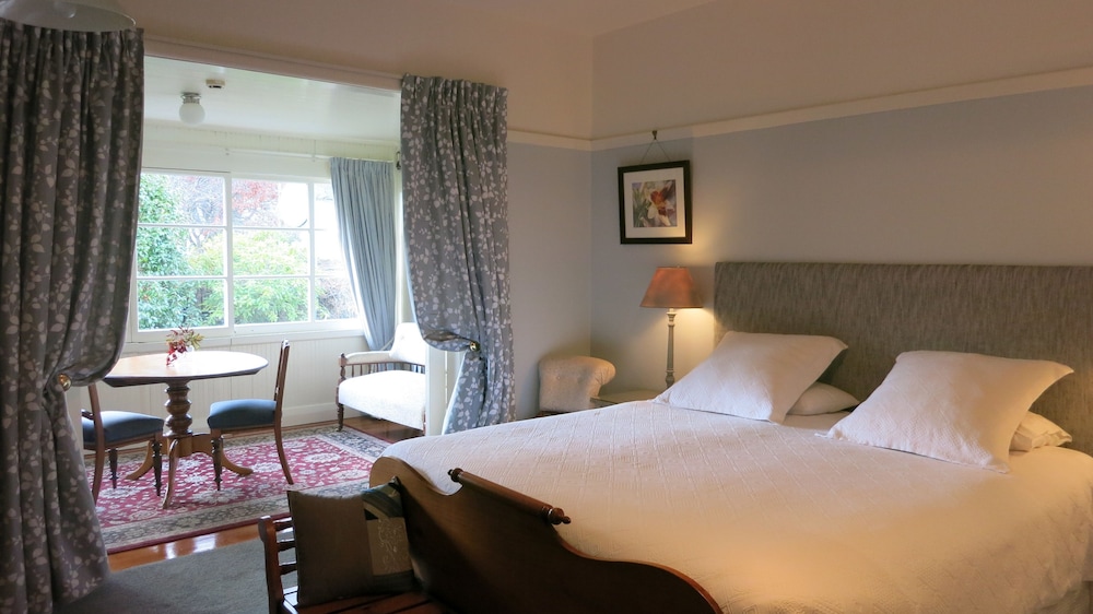 Cheltenham House 9/50