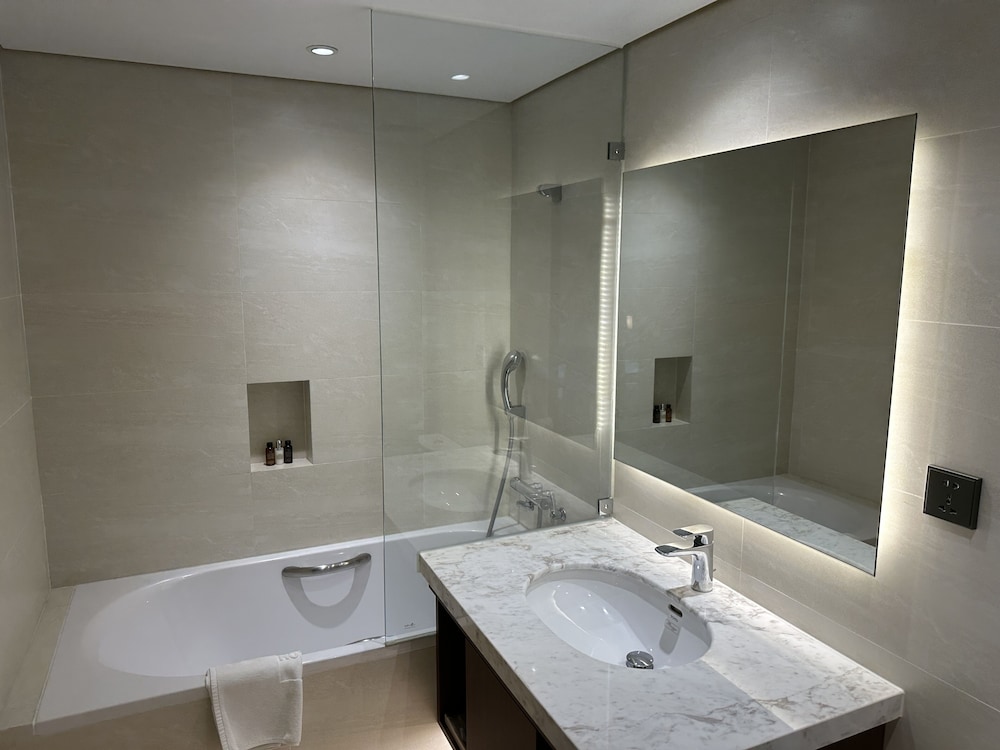 Hotel Yah Hanoi 49/50
