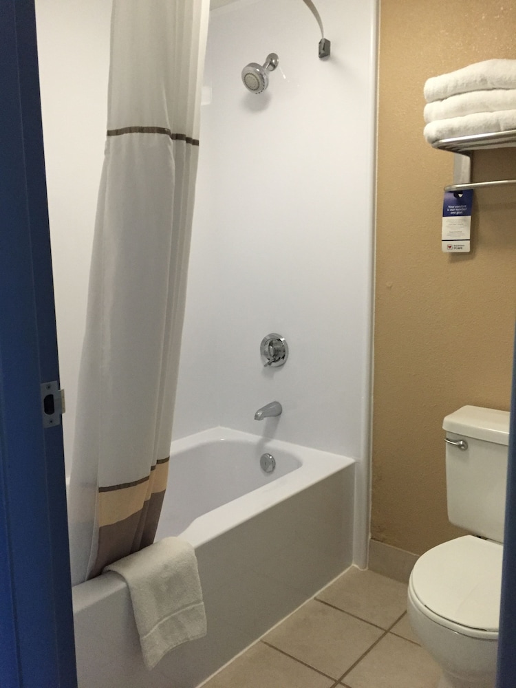 غرفة قياسية بسرير كينج، Best Western Plus Reading Inn & Suites 3/3
