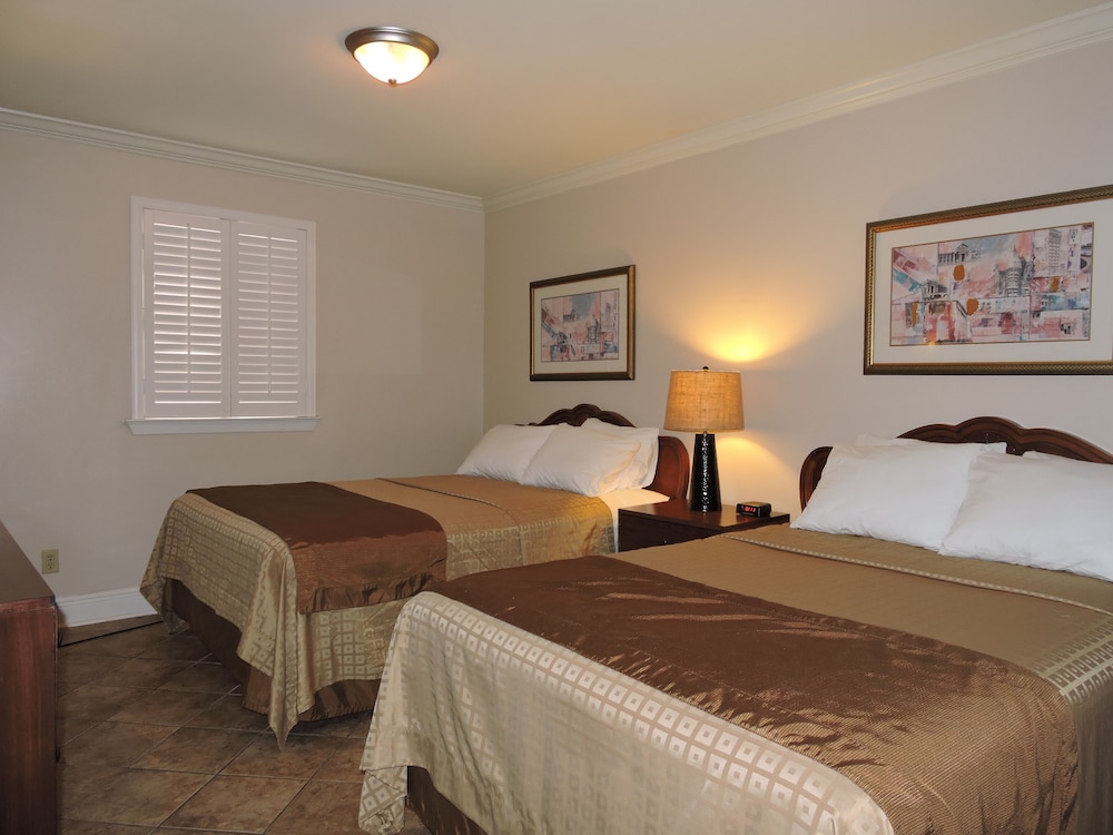 French Quarter Suites Hotel 13/55