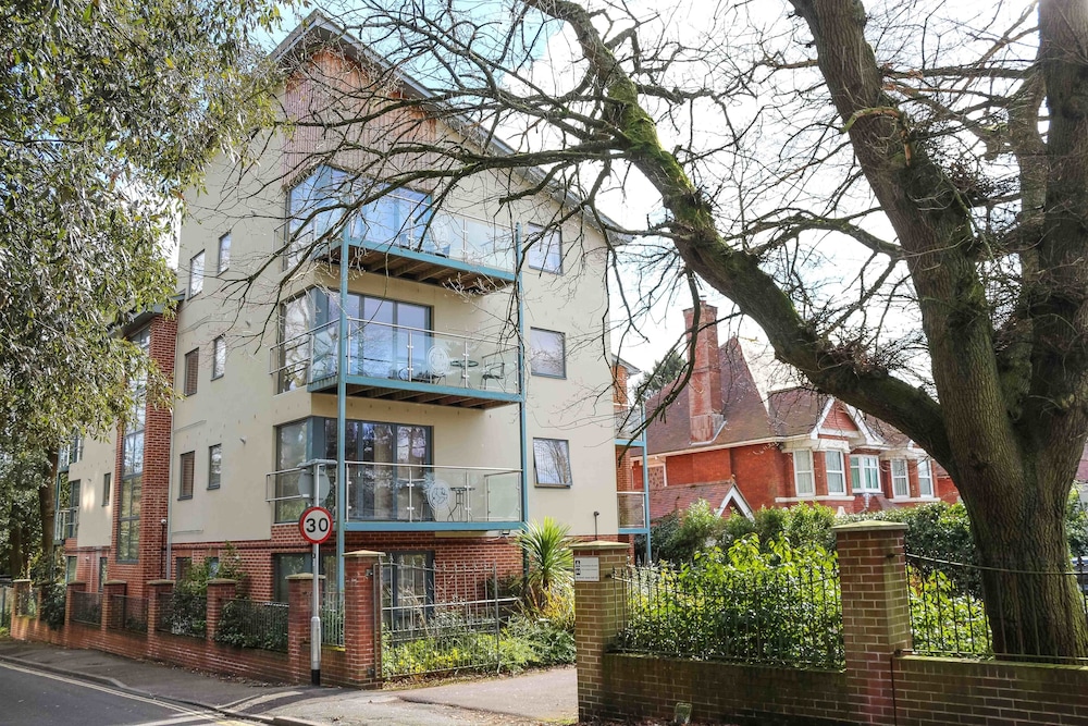 Southampton Serviced Apartment 43/47