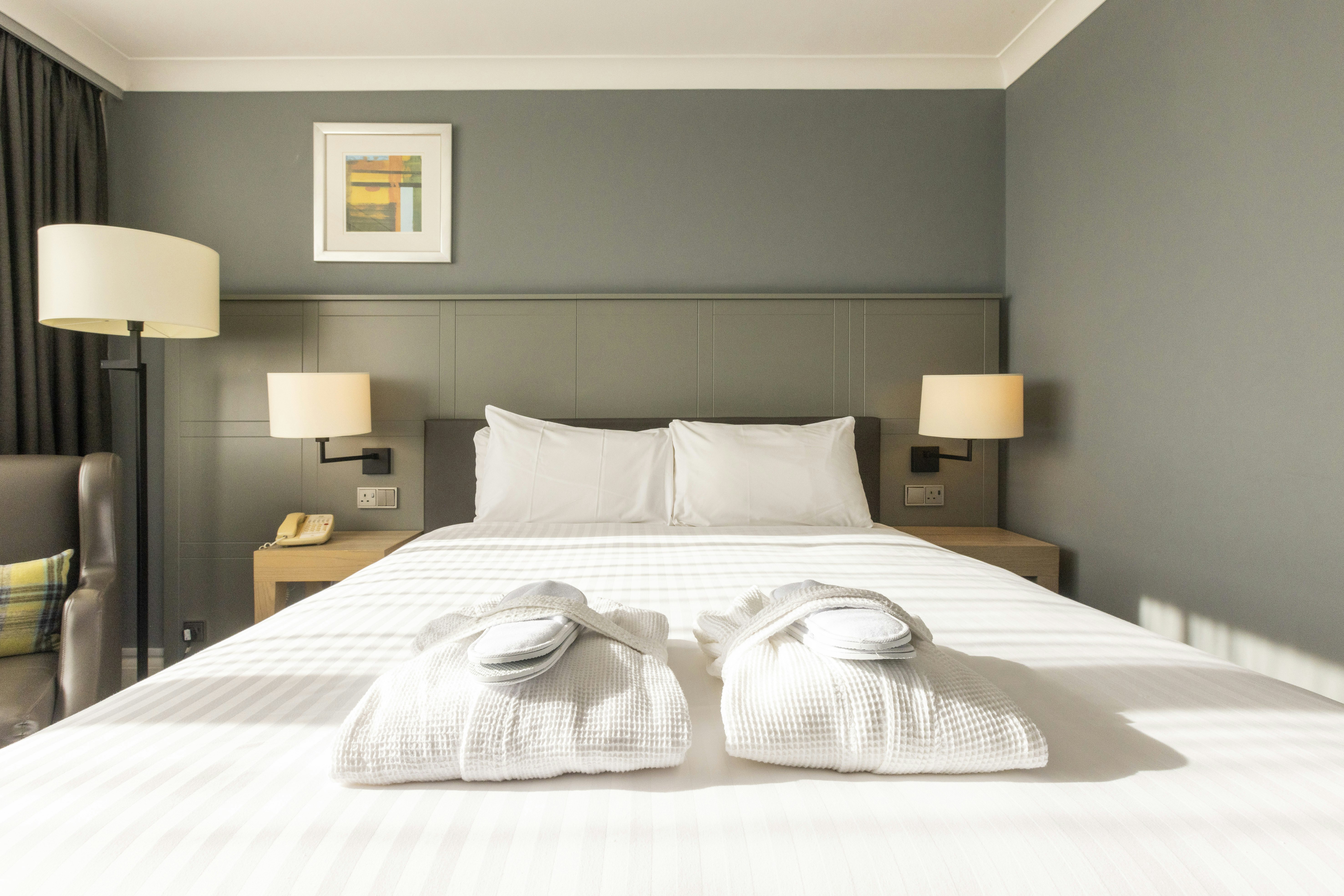 HOLIDAY INN GLASGOW AIRPORT 32/80