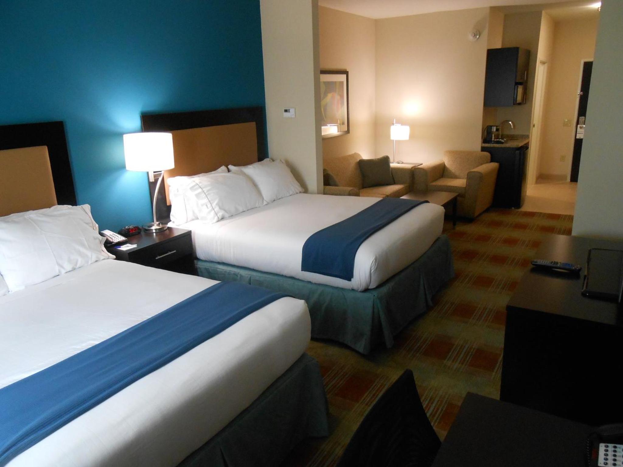 SUITE, 2 QUEEN BEDS