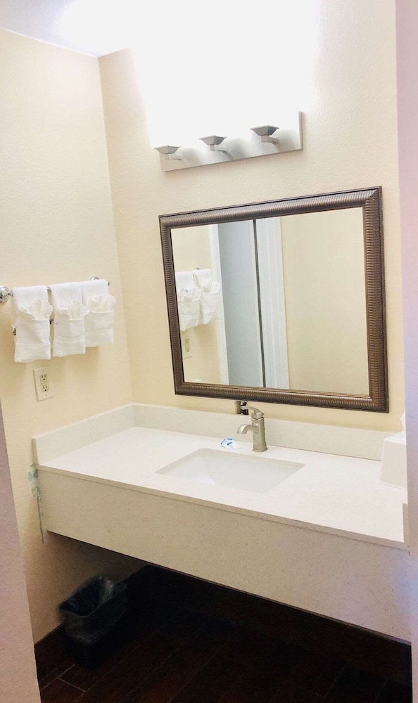 Super 8 By Wyndham Williams West Route 66 Grand Canyon Area Ex Rodeway Inn 29/54