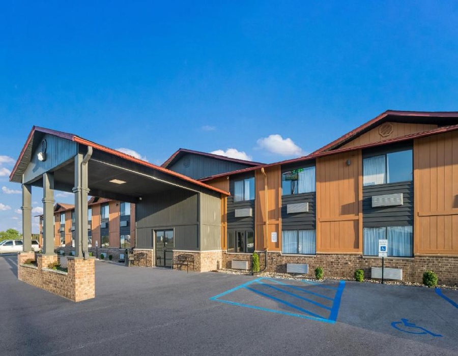 Super 8 by Wyndham Marston 38/41