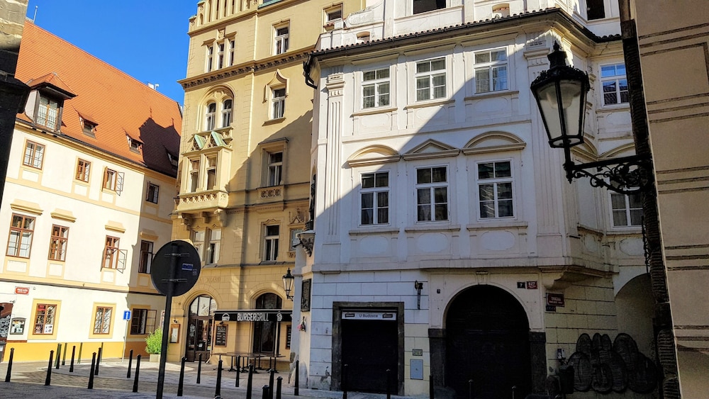 Apartments Tynska 7 2/50