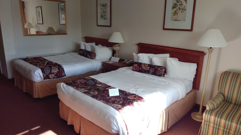Fort William Henry Hotel and Conference Center 25/67