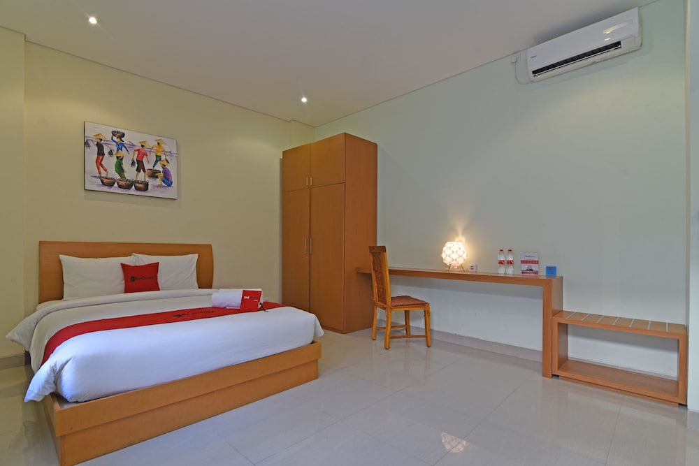 Reddoorz Plus @ Mahendradatta Denpasar 26/42