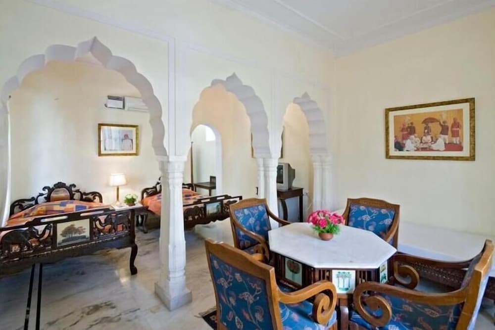 Mandawa Haveli 50/70